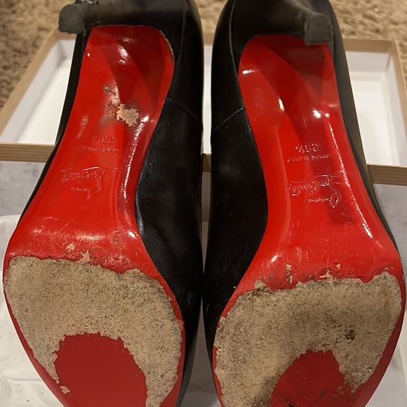 Christian Louboutin Shoes Christian Louboutin Classic Black Pumps